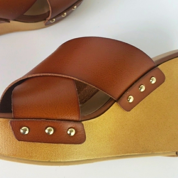 Torrid Faux Wood Platform Wedge. Plus size 10WW - Picture 11 of 11